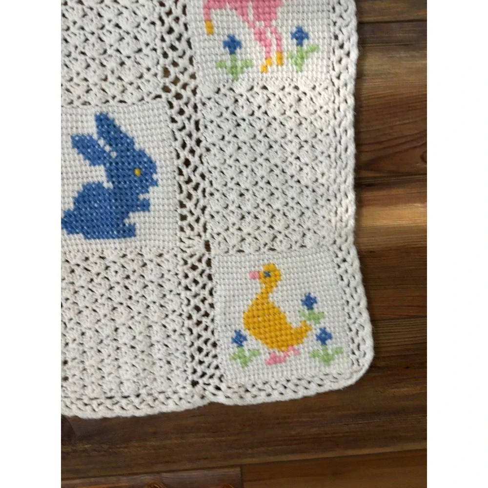 Crochet Baby Blanket‎ Afghan Throw White Blocks Squares Animals Handmade